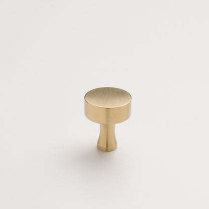 Front three-quarter view of Riverwood Knob showcasing its flat finish and fluted neck with a light neutral background