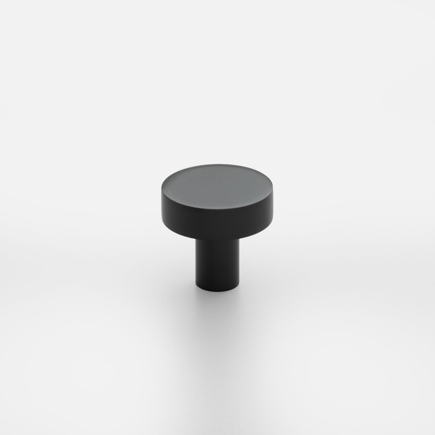Front three-quarter view of Edgecliff Knob showcasing its black cylindrical design on a white background